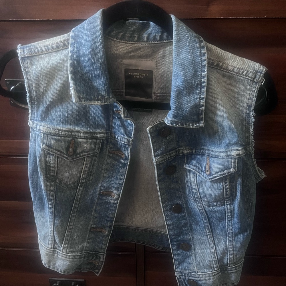 Abercrombie & Fitch denim vest